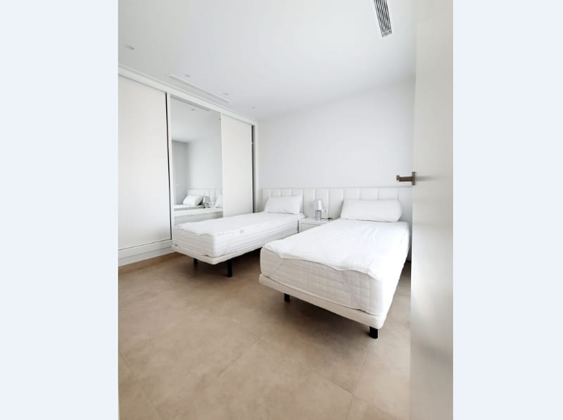 Open photo Listing photo