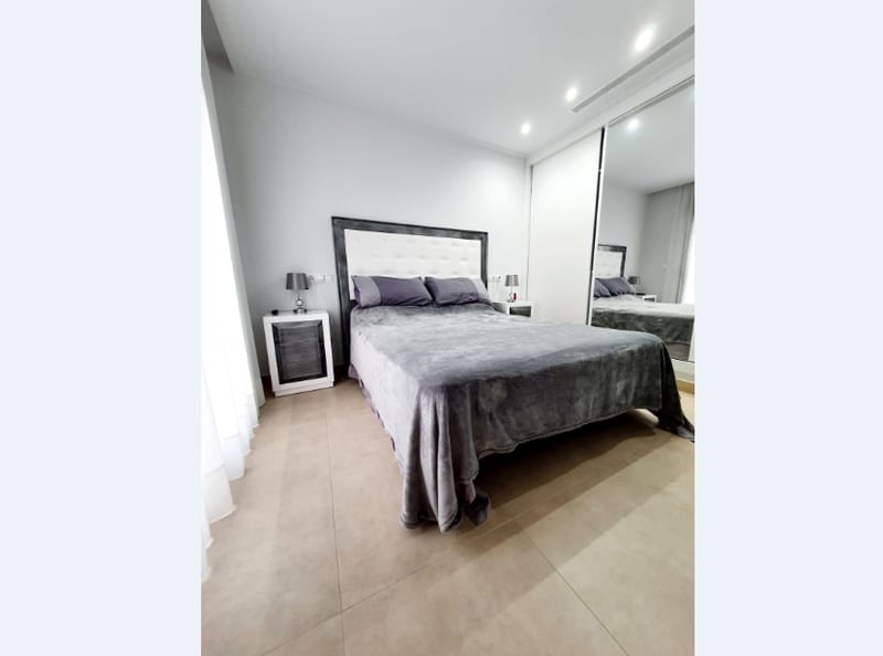 Open photo Listing photo