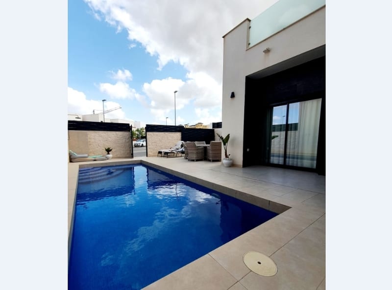 Open photo Listing photo