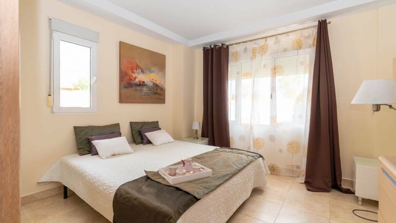 Open photo Listing photo