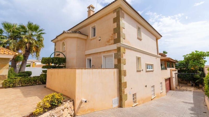 Open photo Listing photo