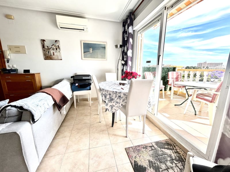 Open photo Listing photo
