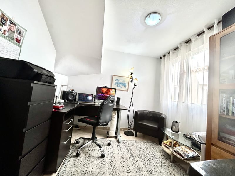Open photo Listing photo