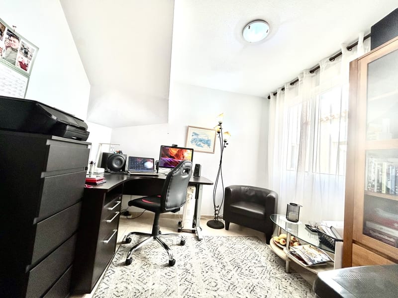 Open photo Listing photo