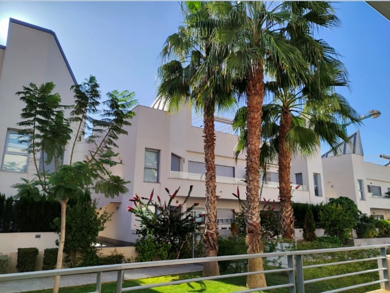 Open photo Listing photo