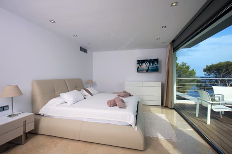 Open photo Listing photo