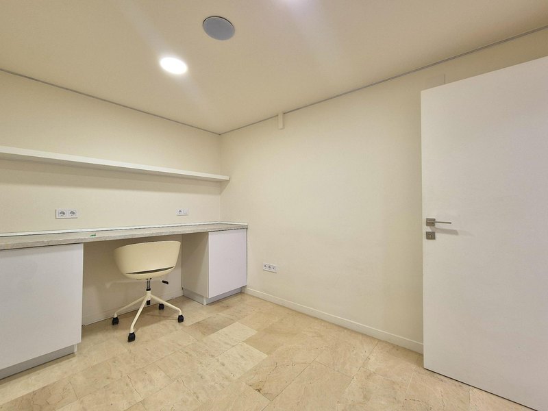 Open photo Listing photo