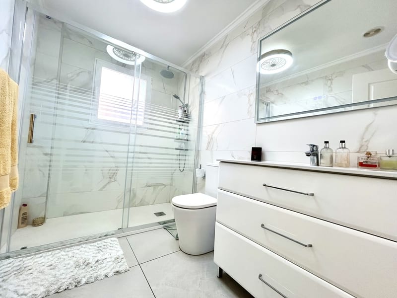 Open photo Listing photo