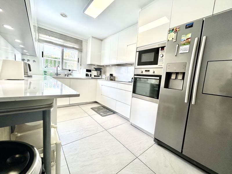 Open photo Listing photo