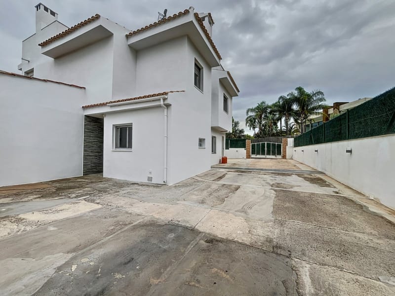 Open photo Listing photo