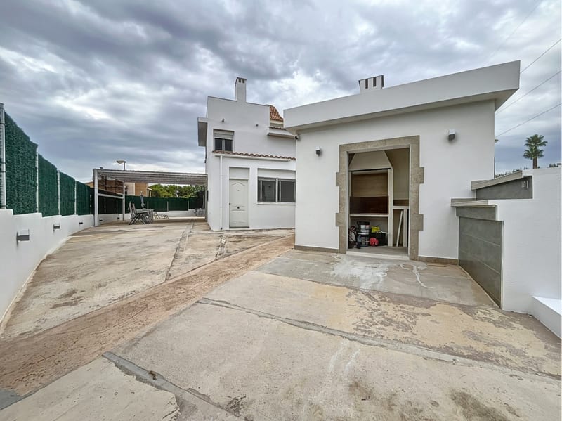 Open photo Listing photo