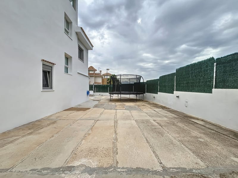 Open photo Listing photo