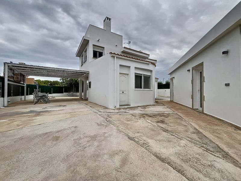 Open photo Listing photo