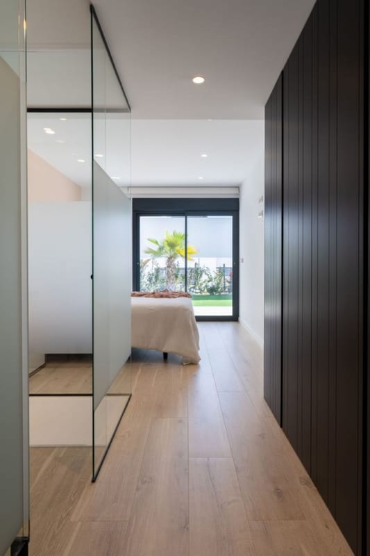 Open photo Listing photo