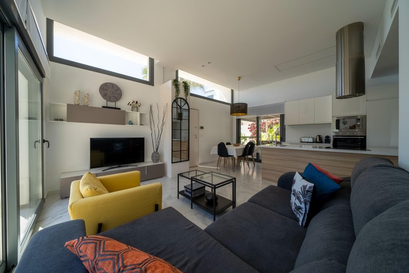 Open photo Listing photo