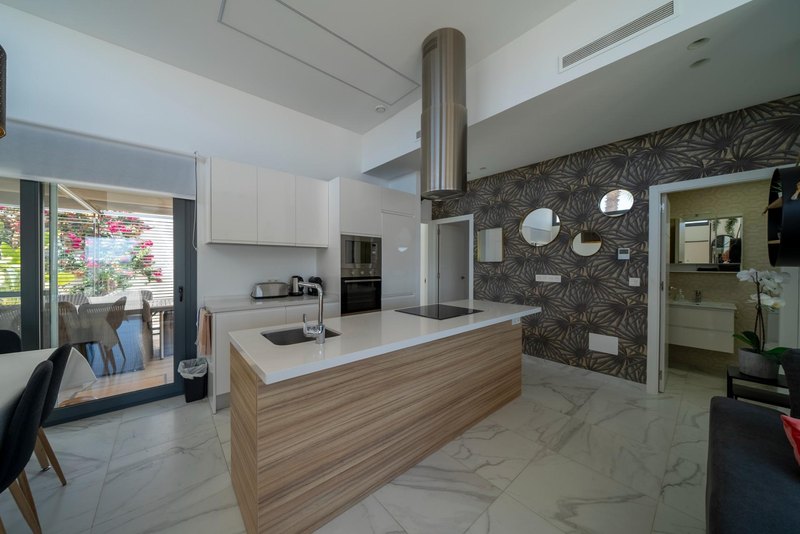 Open photo Listing photo