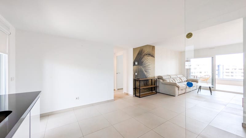 Open photo Listing photo