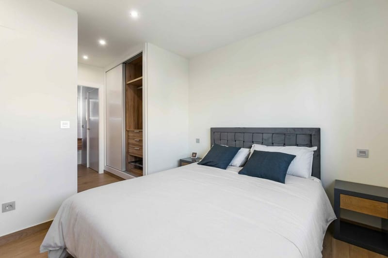Open photo Listing photo