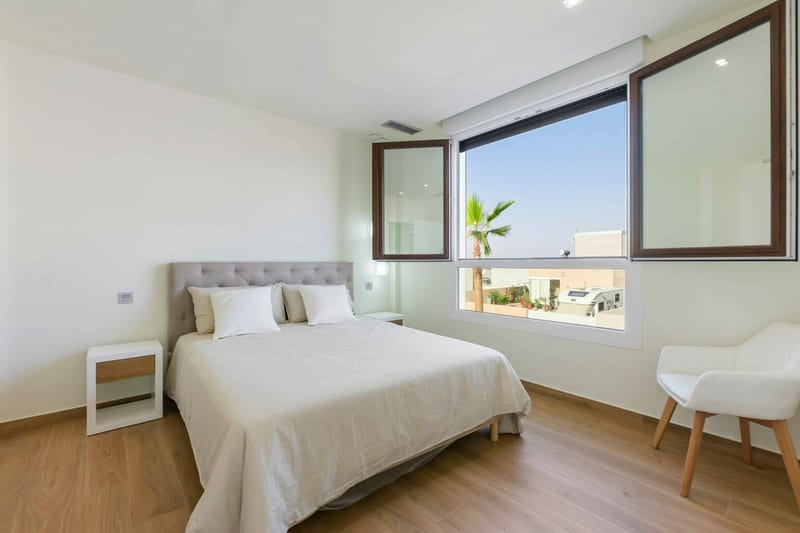 Open photo Listing photo
