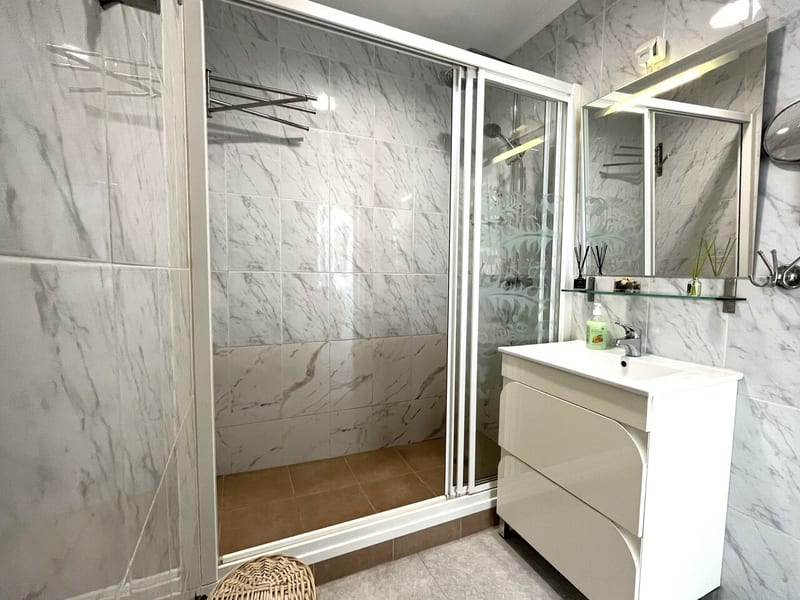 Open photo Listing photo