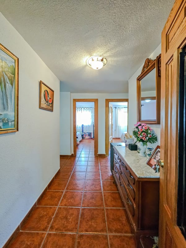 Open photo Listing photo