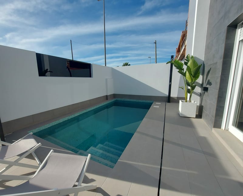 Open photo Listing photo