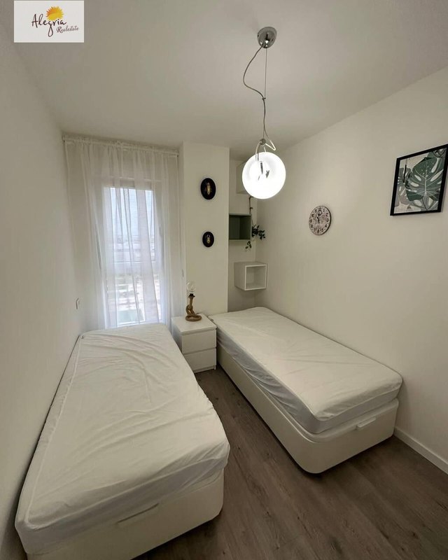 Open photo Listing photo