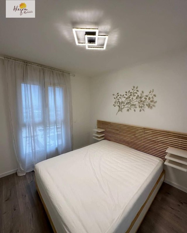 Open photo Listing photo