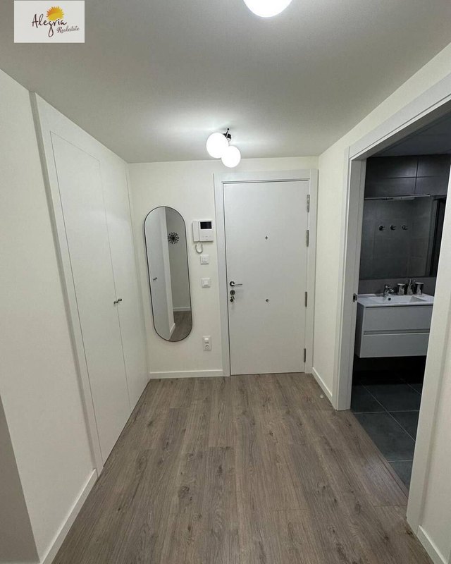Open photo Listing photo