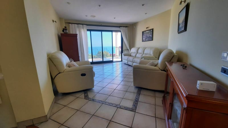 Open photo Listing photo