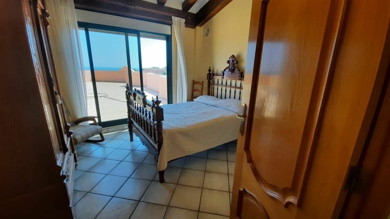 Open photo Listing photo