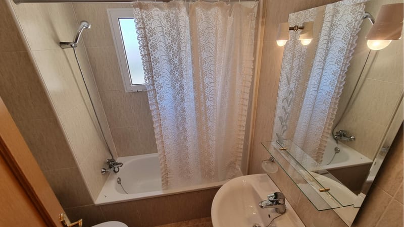 Open photo Listing photo