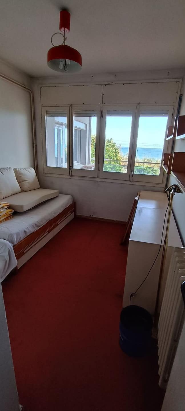Open photo Listing photo