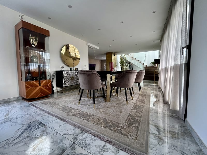Open photo Listing photo
