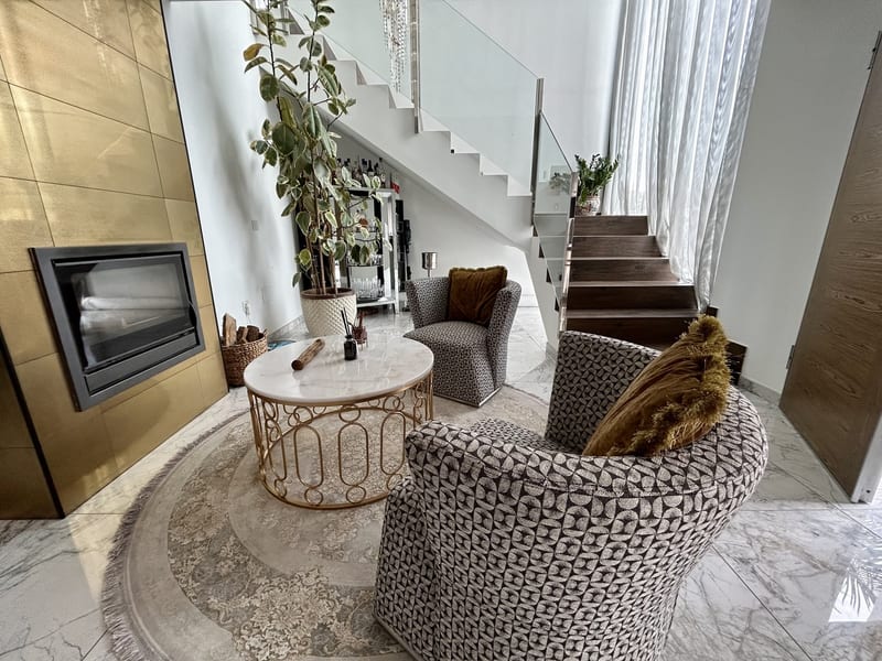 Open photo Listing photo