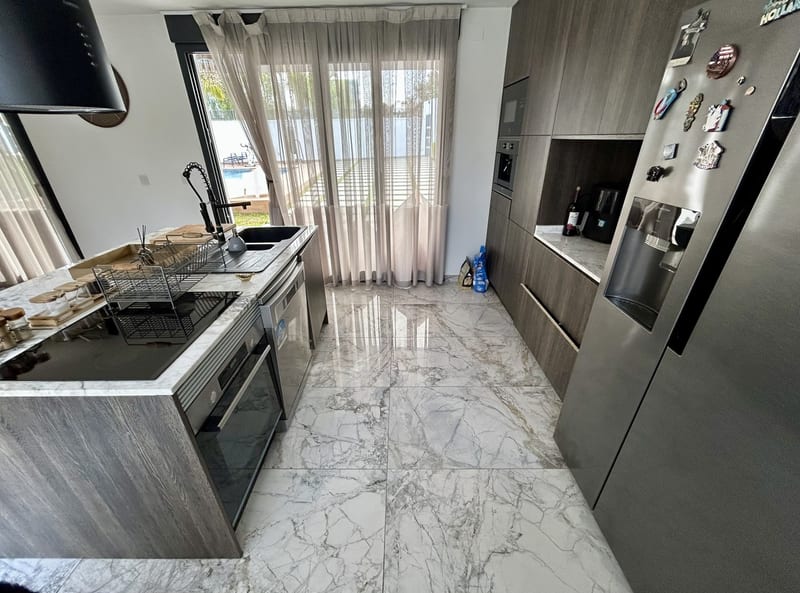 Open photo Listing photo