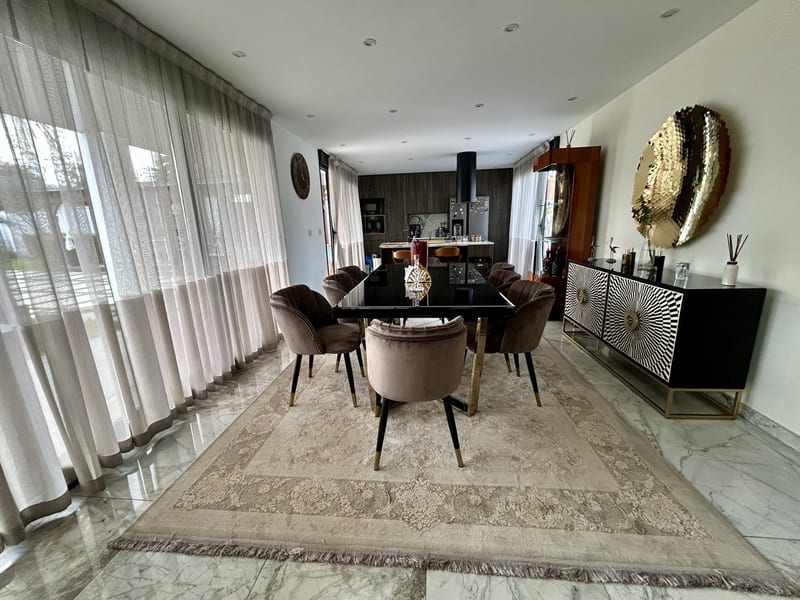 Open photo Listing photo
