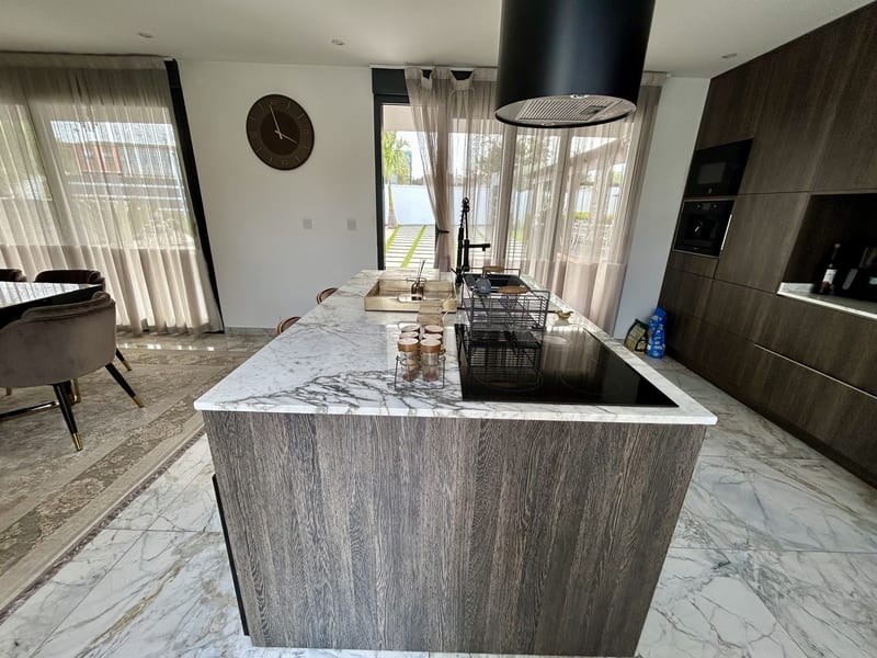 Open photo Listing photo