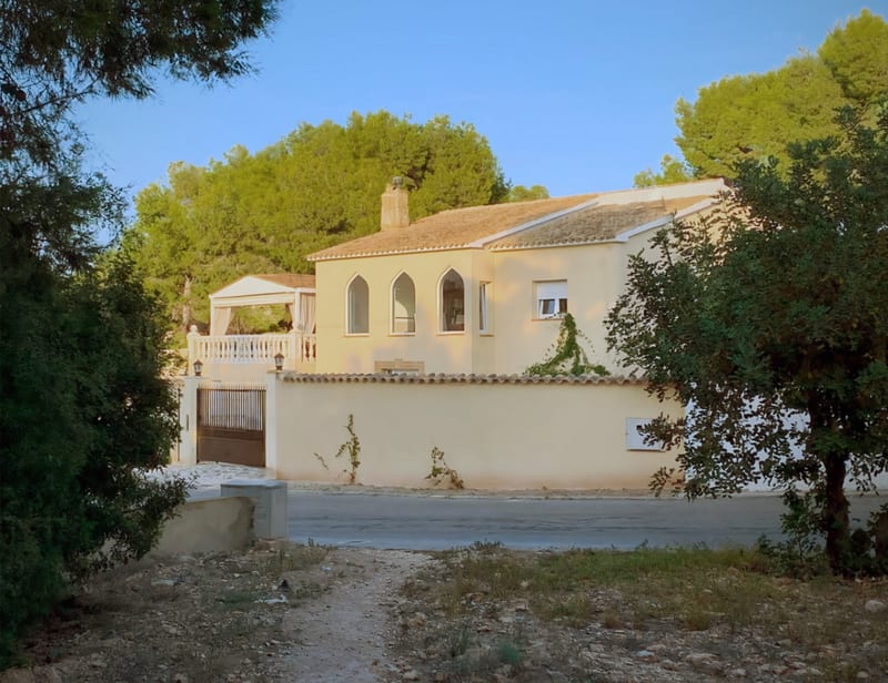 Open photo Listing photo