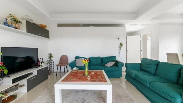 Open photo Listing photo