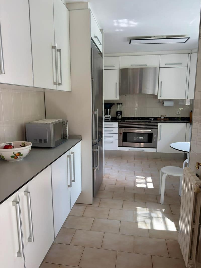 Open photo Listing photo
