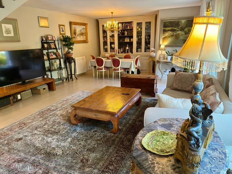 Open photo Listing photo