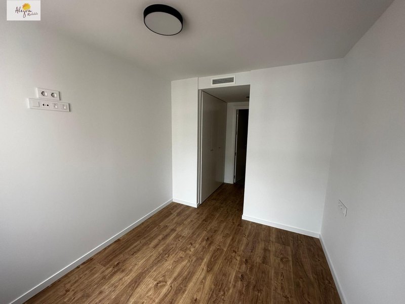Open photo Listing photo