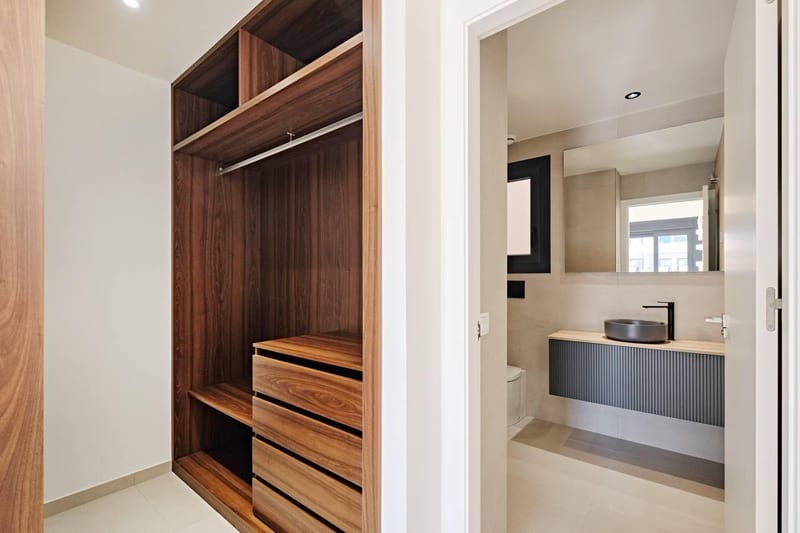 Open photo Listing photo