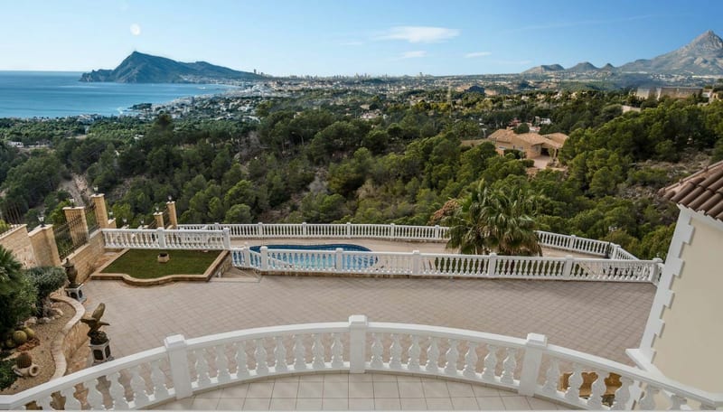 Open photo Listing photo
