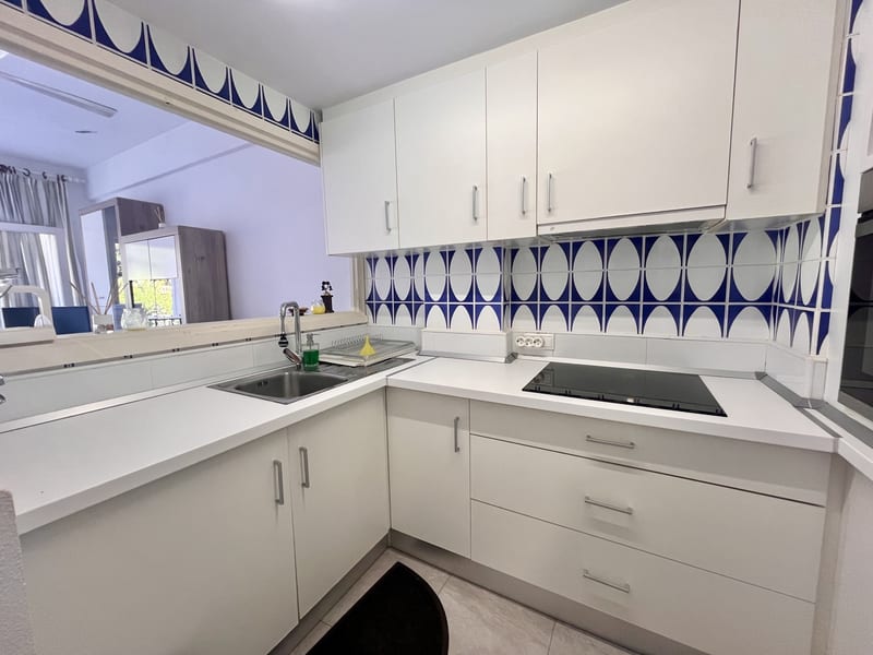 Open photo Listing photo