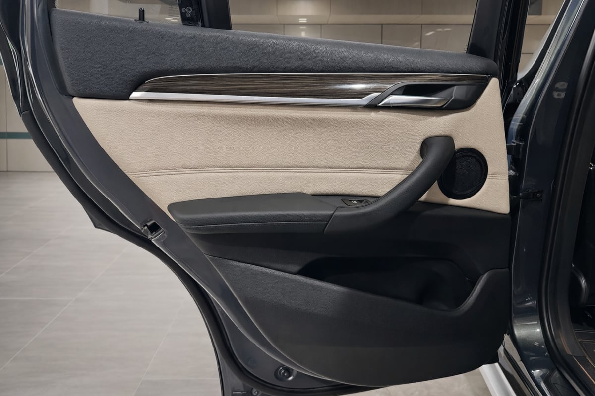 Open photo Listing photo