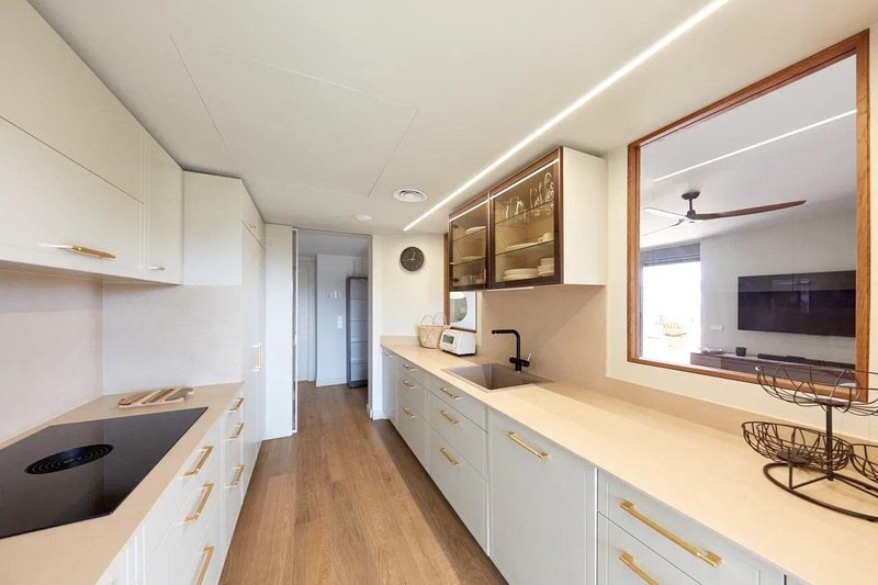 Open photo Listing photo