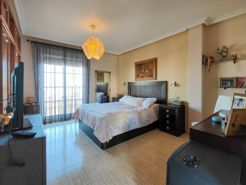 Open photo Listing photo