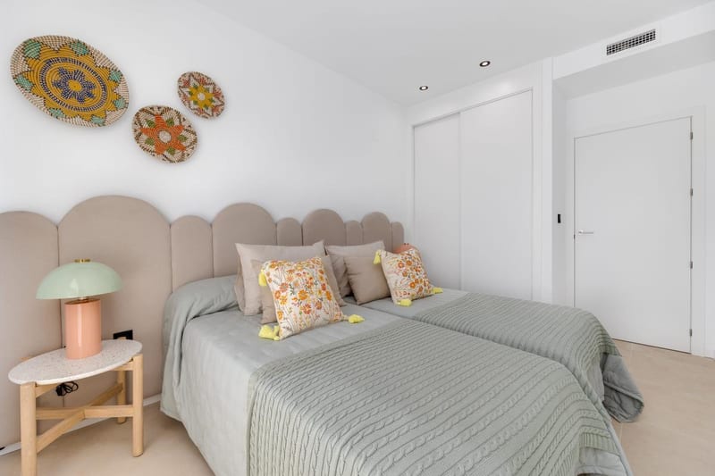 Open photo Listing photo
